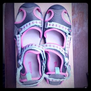 Girls Kamik sport sandals